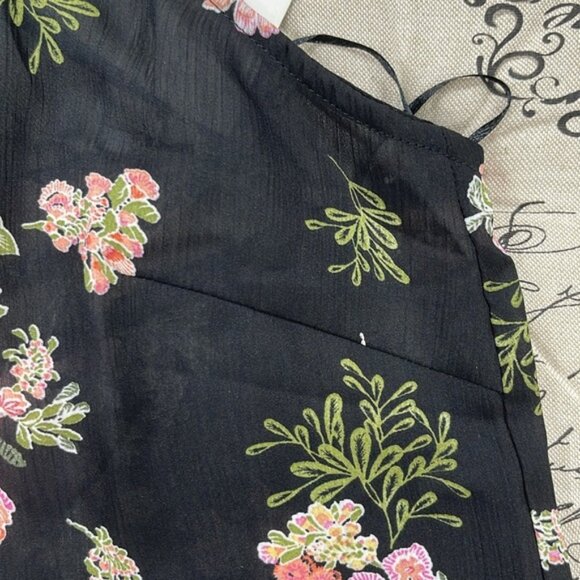re:named  floral Black Top - Picture 6 of 10